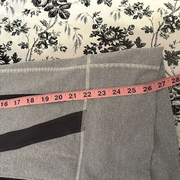 Lululemon Grey Turtle Neck Sweater Jacket Size 4 - Picture 7 of 8